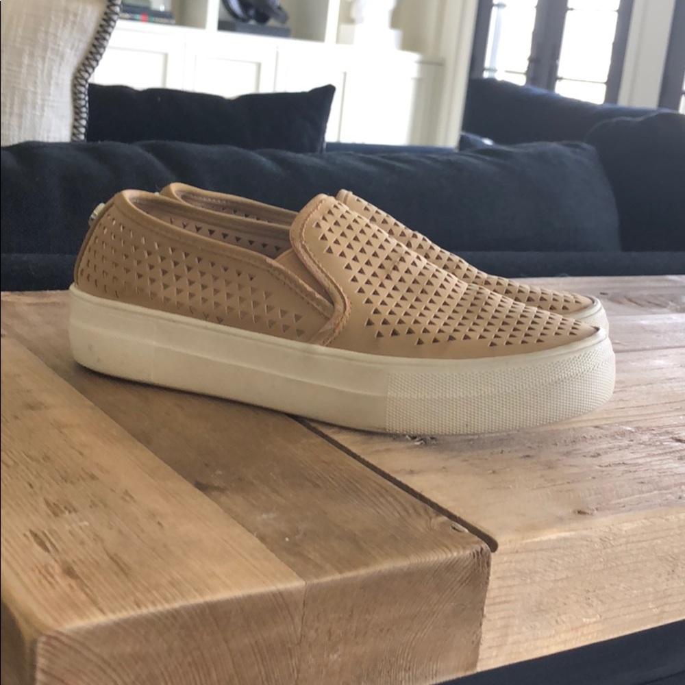Steve Madden slip ons